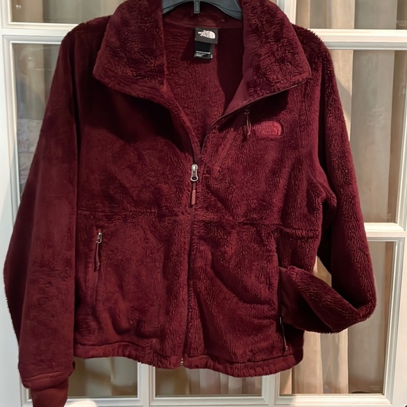 North Face Jacket Large Burgandy  Excellent  condition  Like New Without Tags - Picture 3 of 6